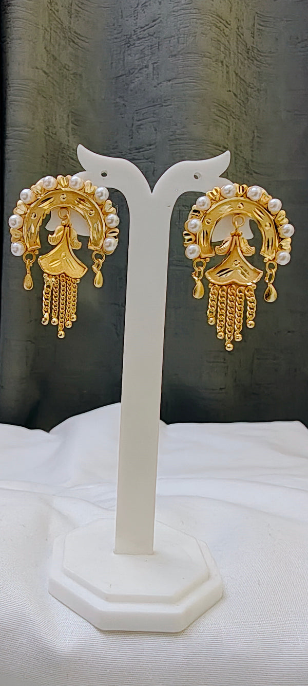Earring chandbali with pearl setting