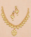 Neckpiece simple elegant