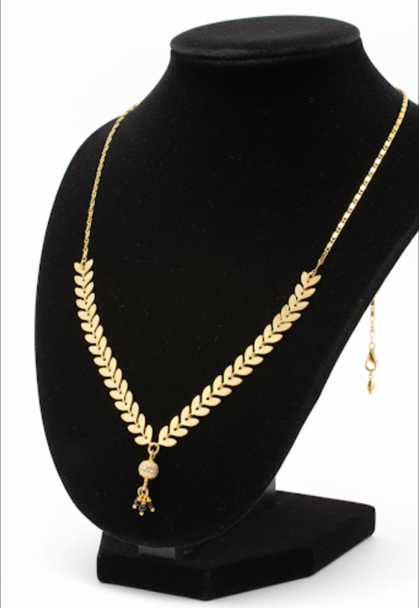 Neckpiece simple elegant