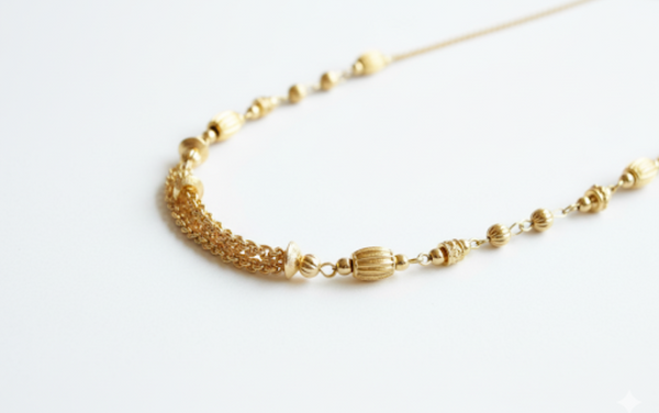 Neckpiece simple elegant