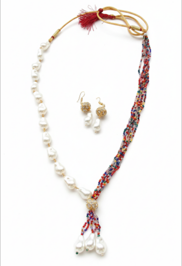 Pearl and beeds long neckpiece