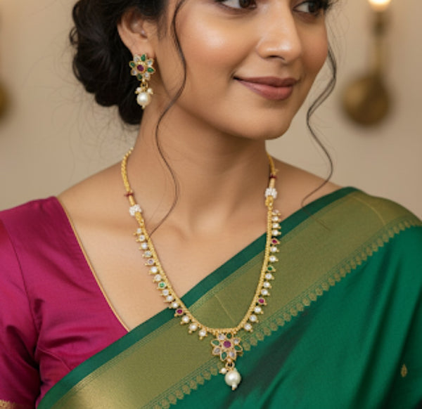 Neckpiece simple elegant
