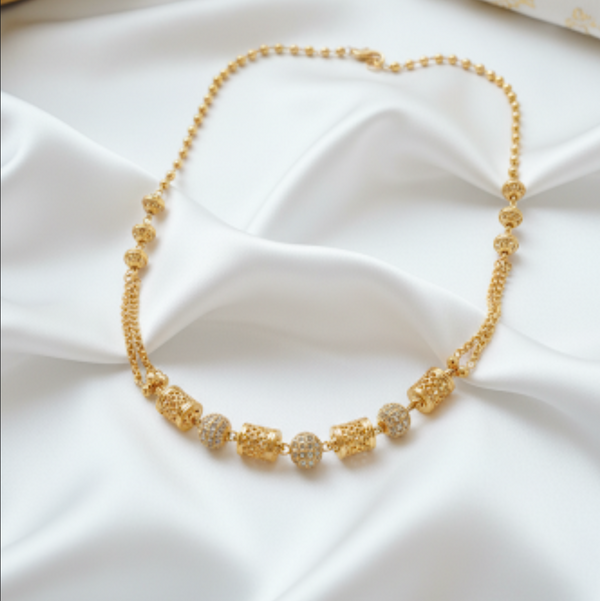 Neckpiece simple elegant