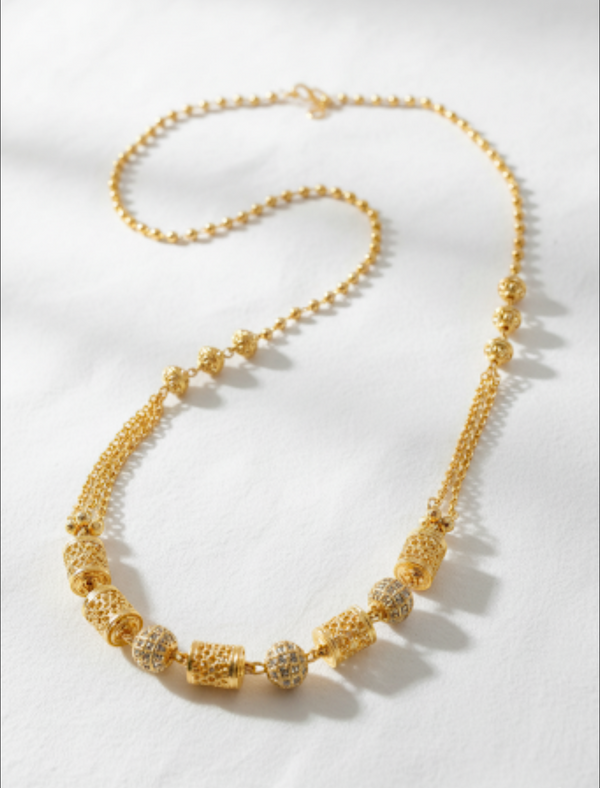 Neckpiece simple elegant