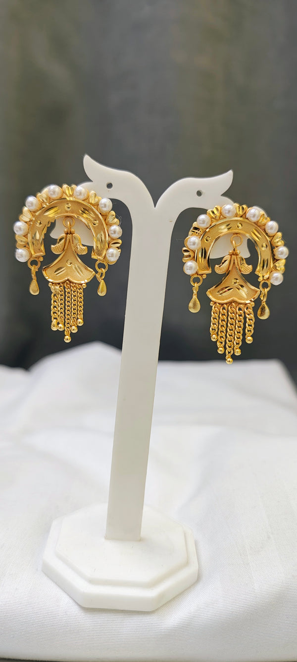 Earring chandbali with pearl setting